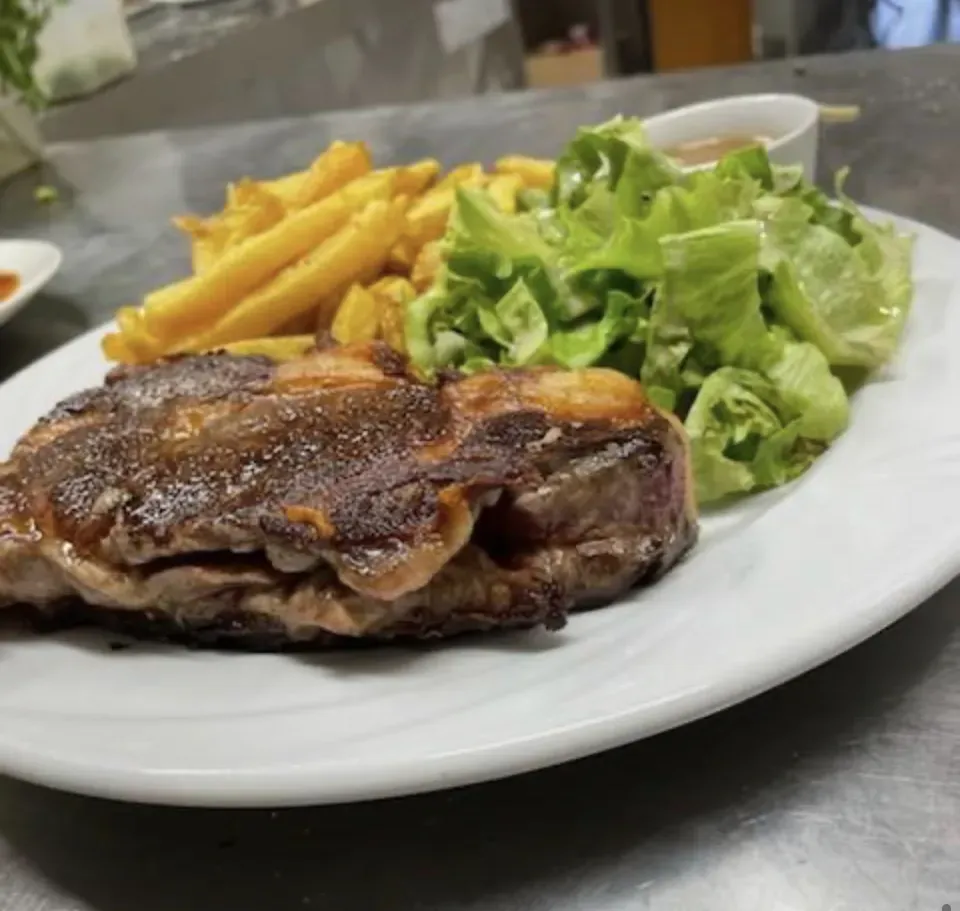 Entrecôte frites à Miramont-de-Guyenne
